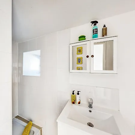 2 Bedroom Awesome In * Oradour-Fanais