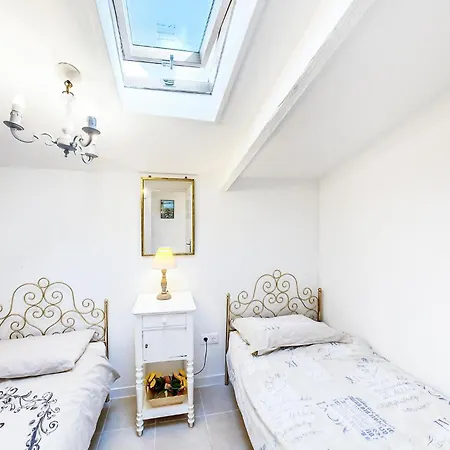 2 Bedroom Cozy In Oradour-Fanais