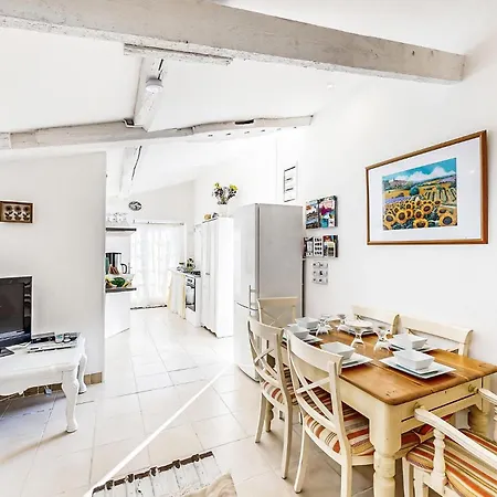 2 Bedroom Awesome In * Oradour-Fanais