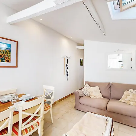 Vakantiehuis 2 Bedroom Stunning In