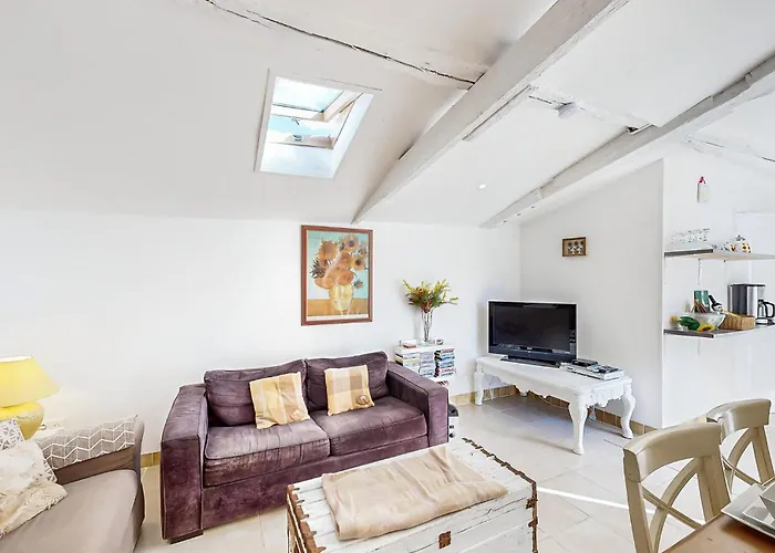 2 Bedroom Cozy In Сasa de vacaciones Oradour-Fanais