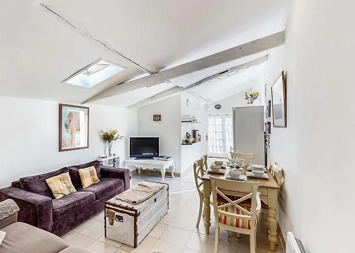 Сasa de vacaciones 2 Bedroom Cozy In Oradour-Fanais