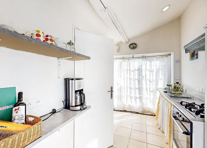 2 Bedroom Cozy In Oradour-Fanais