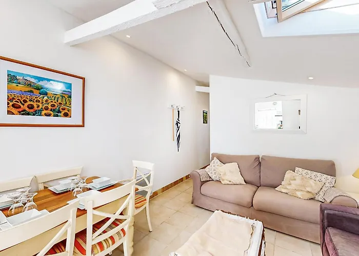 Сasa de vacaciones 2 Bedroom Cozy In